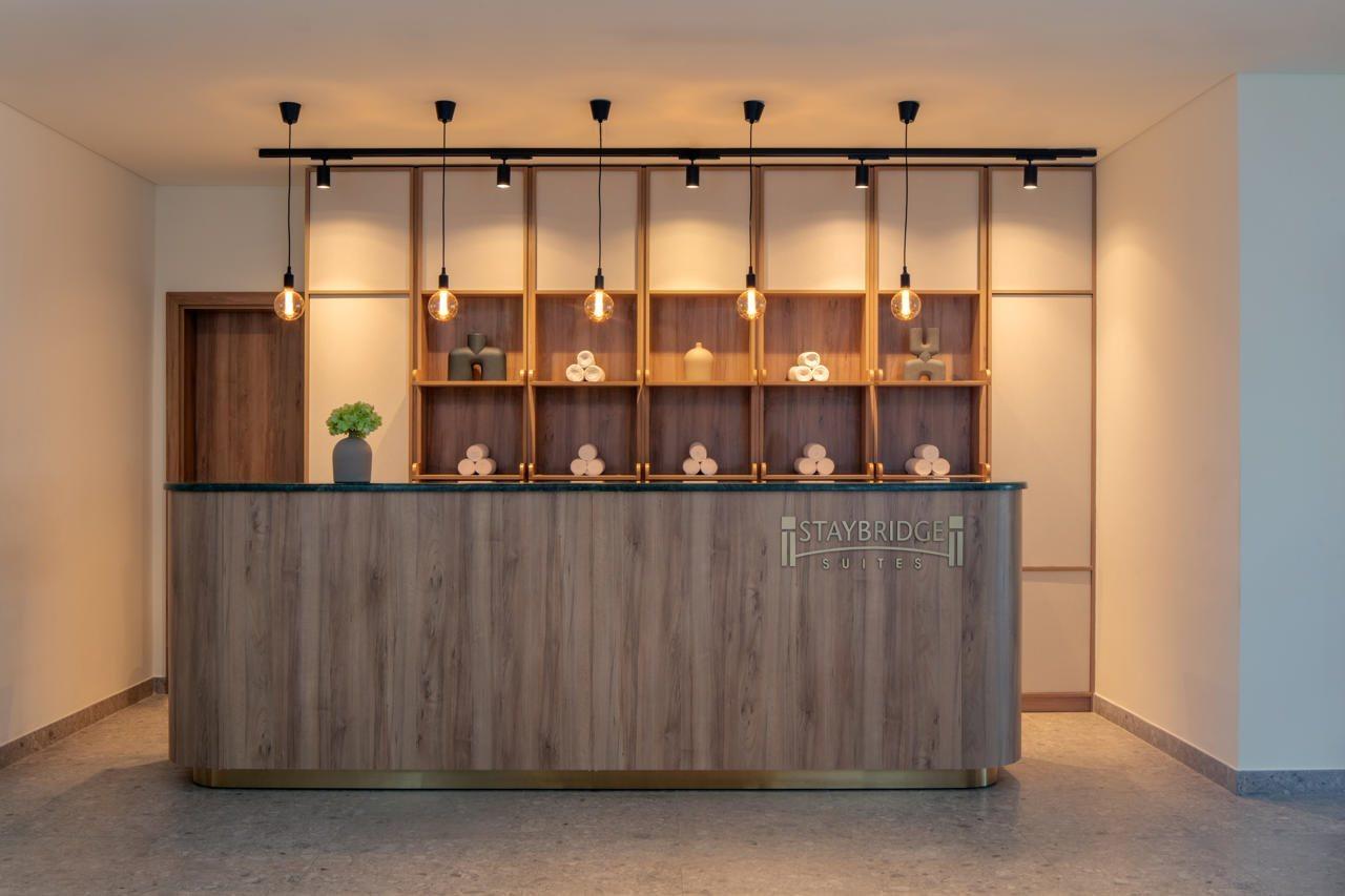 Staybridge Suites Dubai Internet City Buitenkant foto