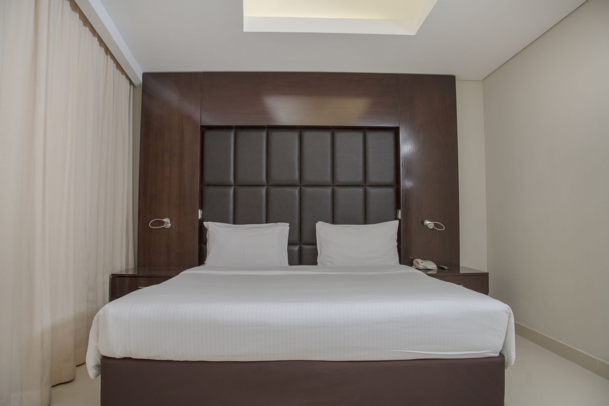 Staybridge Suites Dubai Internet City Buitenkant foto